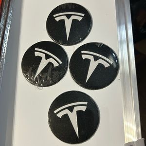 🚦4 TESLA wheel center caps
